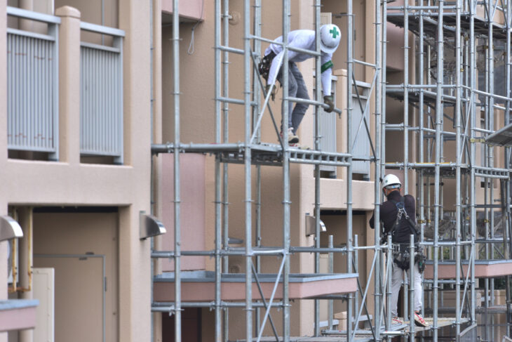 集合住宅の足場