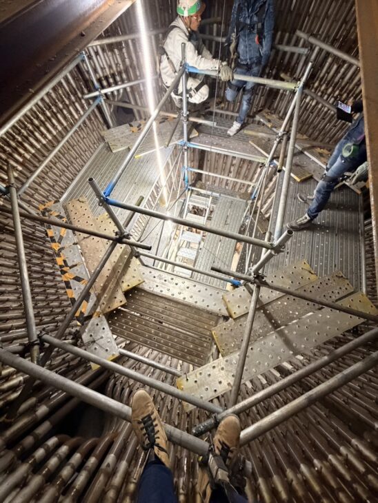 彩の国資源循環 炉内足場設置