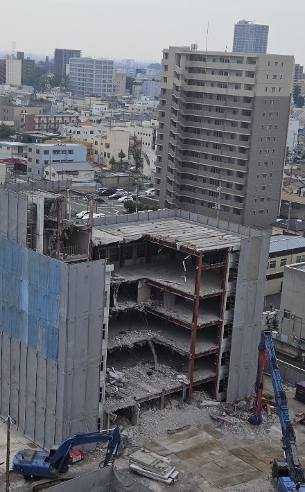 前橋メディカルセンター解体工事(養生足場)