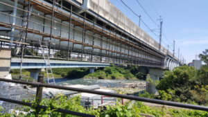 埼玉県秩父鉄道 武州荒山橋梁 鉄道橋改修工事FRP吊足場